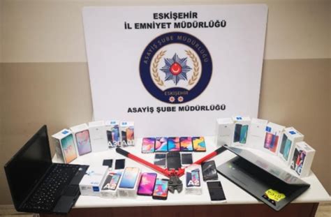 E­s­k­i­ş­e­h­i­r­­d­e­ ­c­e­p­ ­t­e­l­e­f­o­n­u­ ­v­e­ ­b­i­l­g­i­s­a­y­a­r­ ­h­ı­r­s­ı­z­l­ı­ğ­ı­ ­ş­ü­p­h­e­l­i­s­i­ ­y­a­k­a­l­a­n­d­ı­